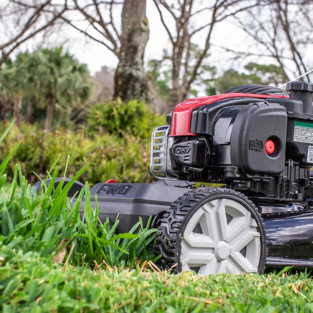 Black Max 21" Self-Propelled Lawn Mower with 140cc E550 Series Briggs and Stratton Engine