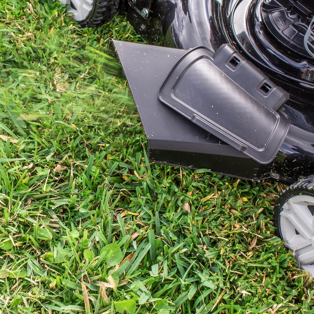 Black Max 21" Self-Propelled Lawn Mower with 140cc E550 Series Briggs and Stratton Engine